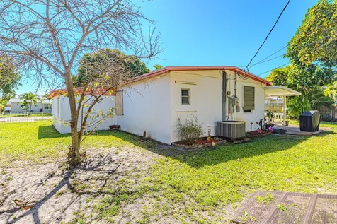 281 NE 46th Street Deerfield Beach FL 33064