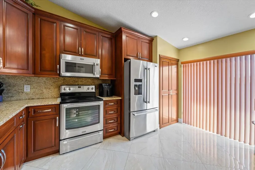 630 Sea Pine Way I Greenacres FL 33415