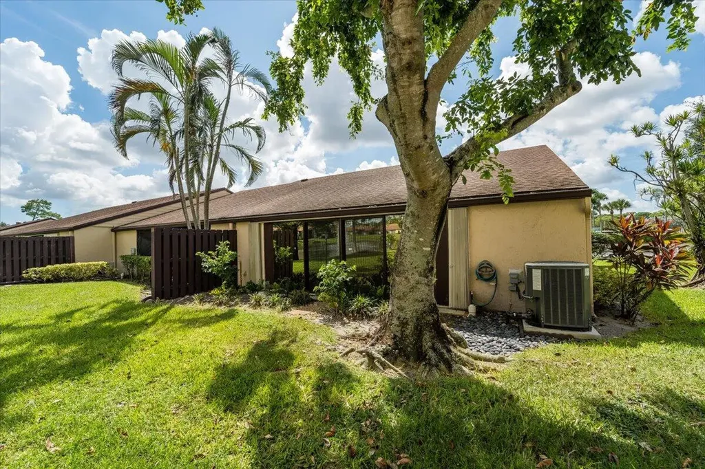 630 Sea Pine Way I Greenacres FL 33415