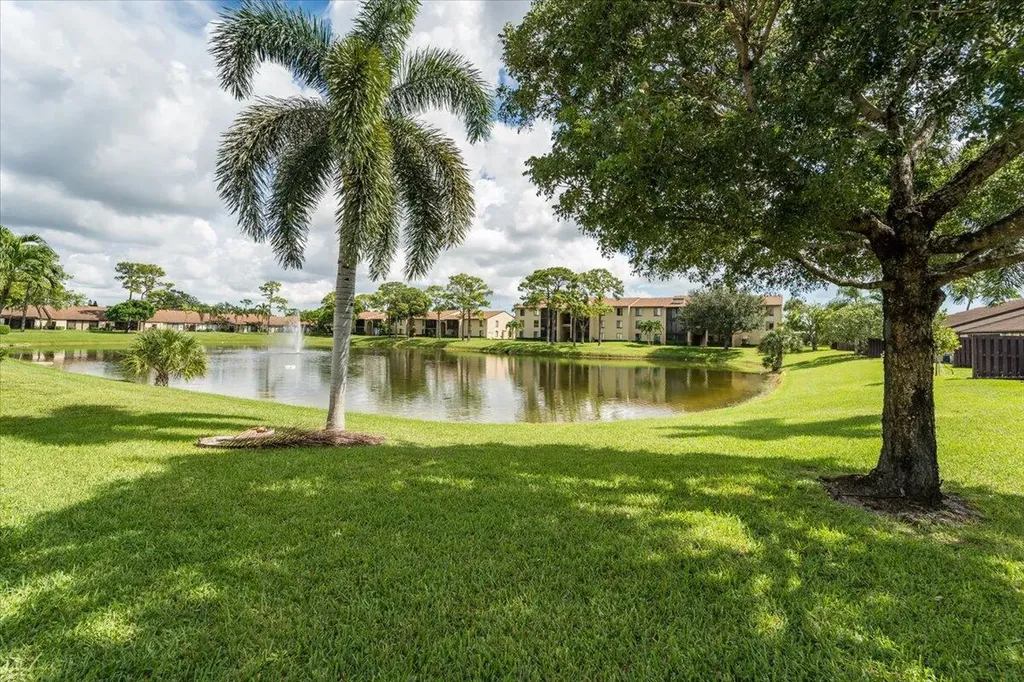630 Sea Pine Way I Greenacres FL 33415