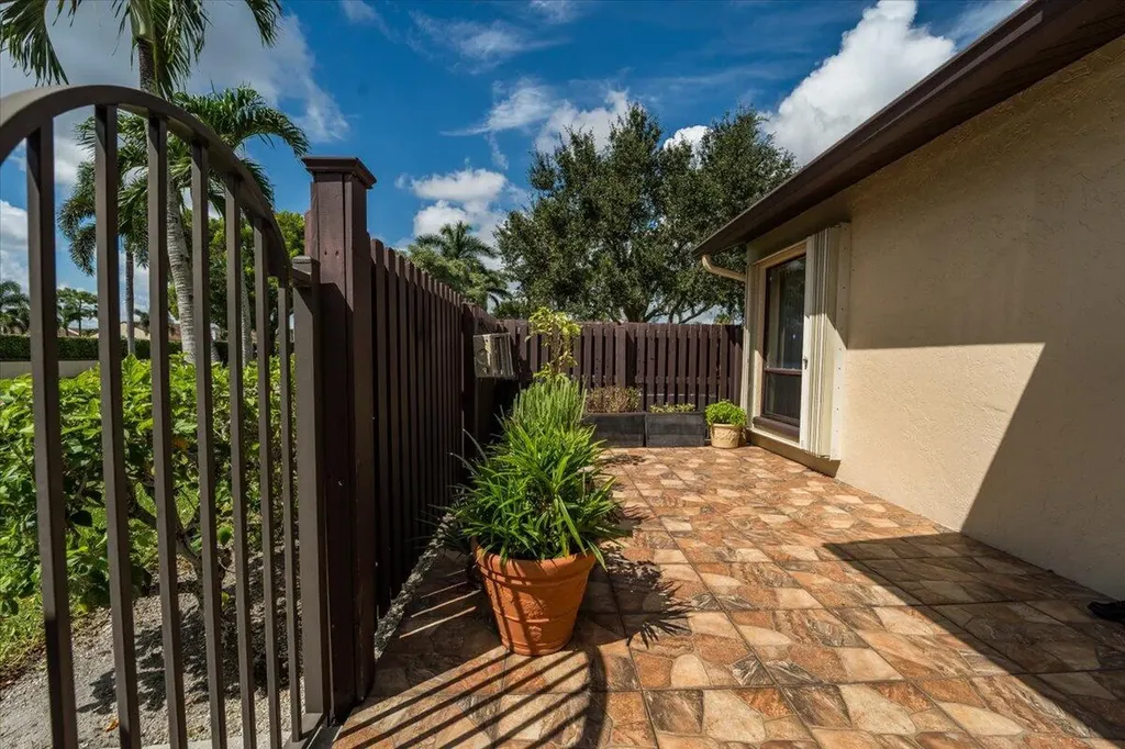 630 Sea Pine Way I Greenacres FL 33415