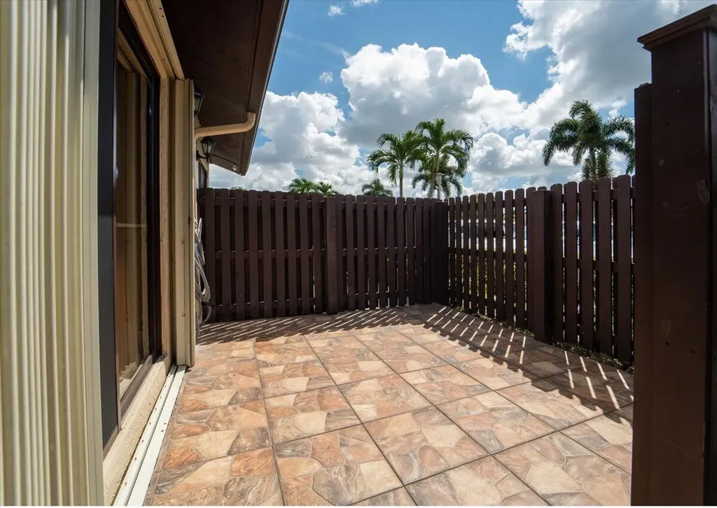 630 Sea Pine Way I Greenacres FL 33415