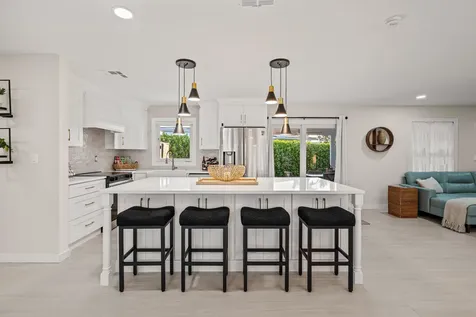 9165 SE Yacht Club Circle Hobe Sound FL 33455