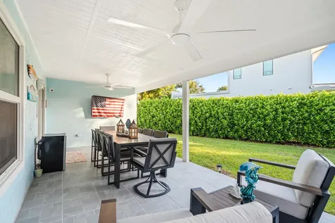 9165 SE Yacht Club Circle Hobe Sound FL 33455