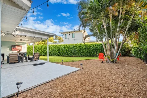 9165 SE Yacht Club Circle Hobe Sound FL 33455