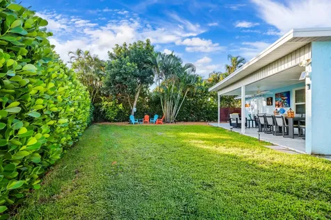9165 SE Yacht Club Circle Hobe Sound FL 33455