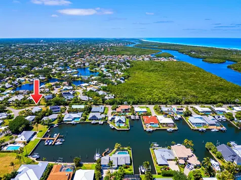 9165 SE Yacht Club Circle Hobe Sound FL 33455
