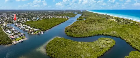 9165 SE Yacht Club Circle Hobe Sound FL 33455