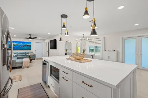 9165 SE Yacht Club Circle Hobe Sound FL 33455