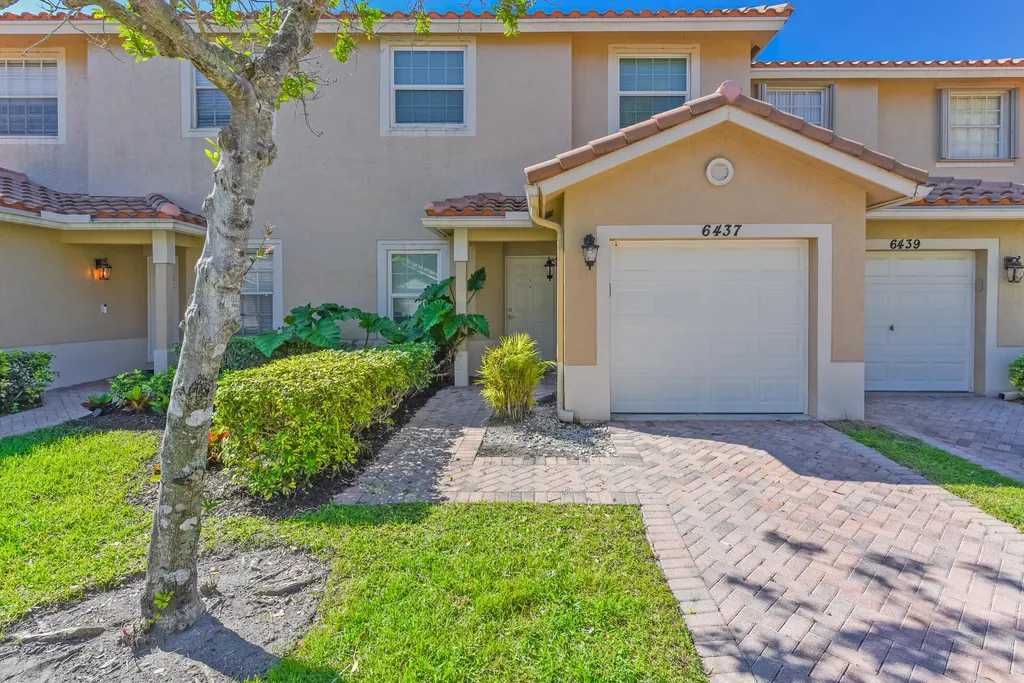 6437 Park Lake Circle Boynton Beach FL 33437
