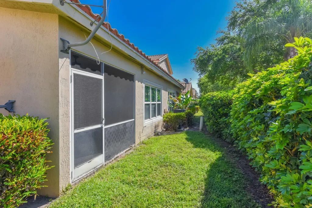 6437 Park Lake Circle Boynton Beach FL 33437