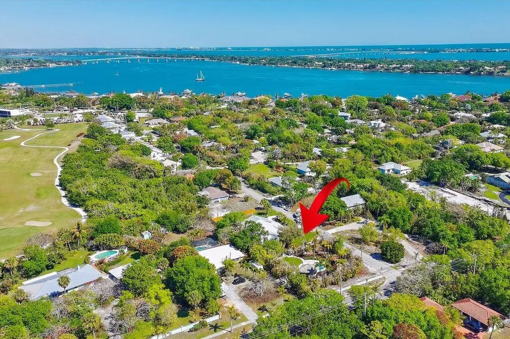 2366 SE Country Club Lane Stuart FL 34996