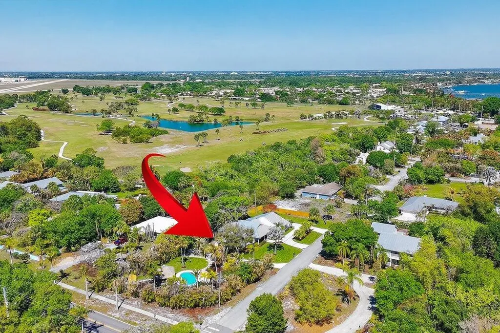 2366 SE Country Club Lane Stuart FL 34996