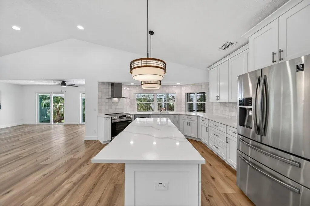 2366 SE Country Club Lane Stuart FL 34996