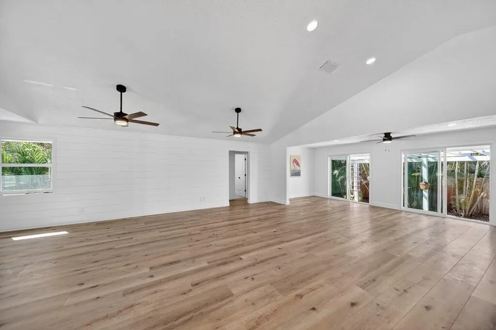 2366 SE Country Club Lane Stuart FL 34996