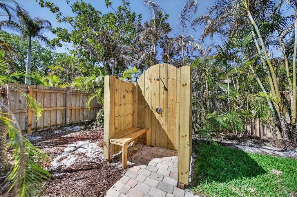 2366 SE Country Club Lane Stuart FL 34996
