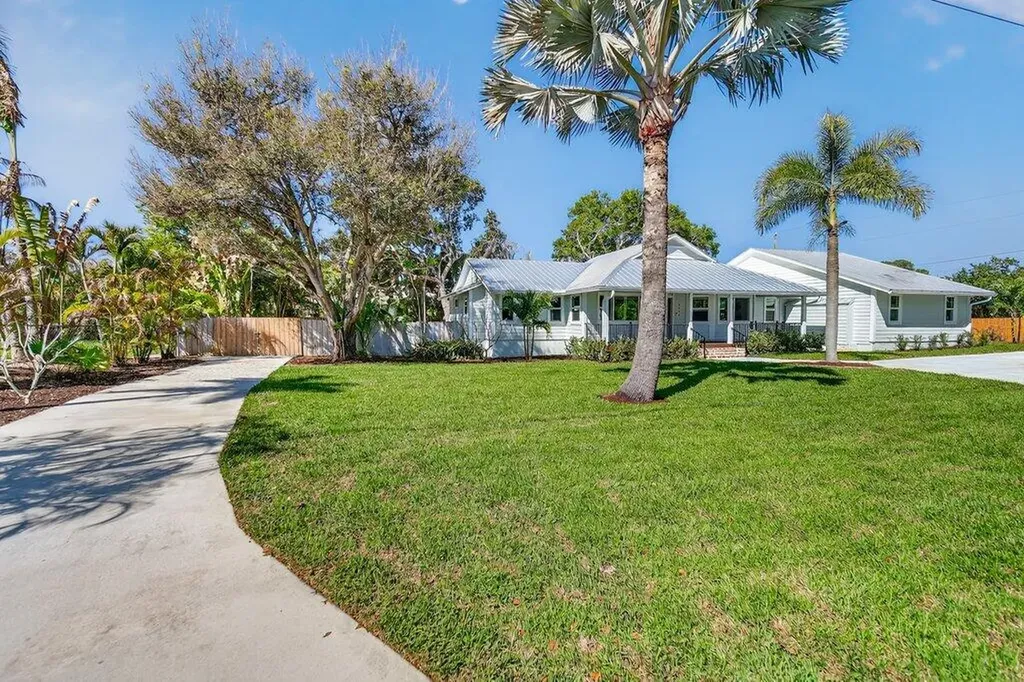 2366 SE Country Club Lane Stuart FL 34996