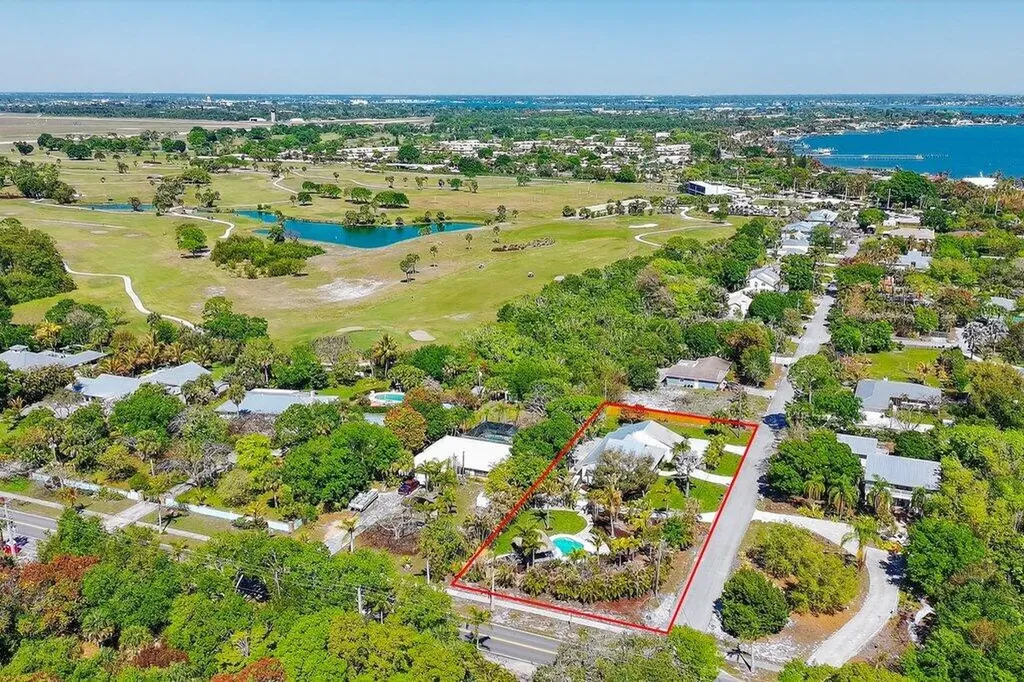 2366 SE Country Club Lane Stuart FL 34996