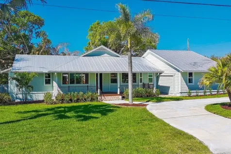 2366 SE Country Club Lane Stuart FL 34996