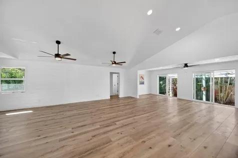 2366 SE Country Club Lane Stuart FL 34996