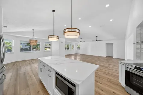 2366 SE Country Club Lane Stuart FL 34996