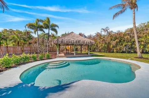 2366 SE Country Club Lane Stuart FL 34996