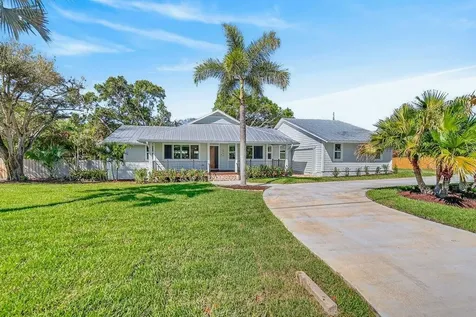2366 SE Country Club Lane Stuart FL 34996