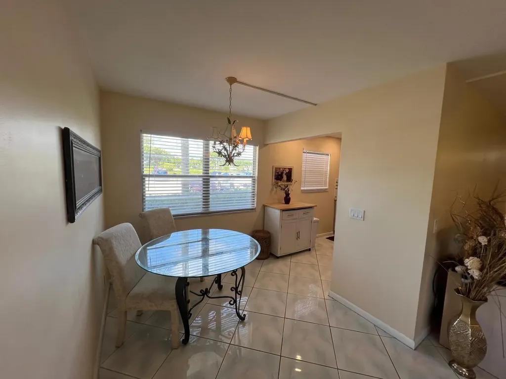 43 Fanshaw B Boca Raton FL 33434