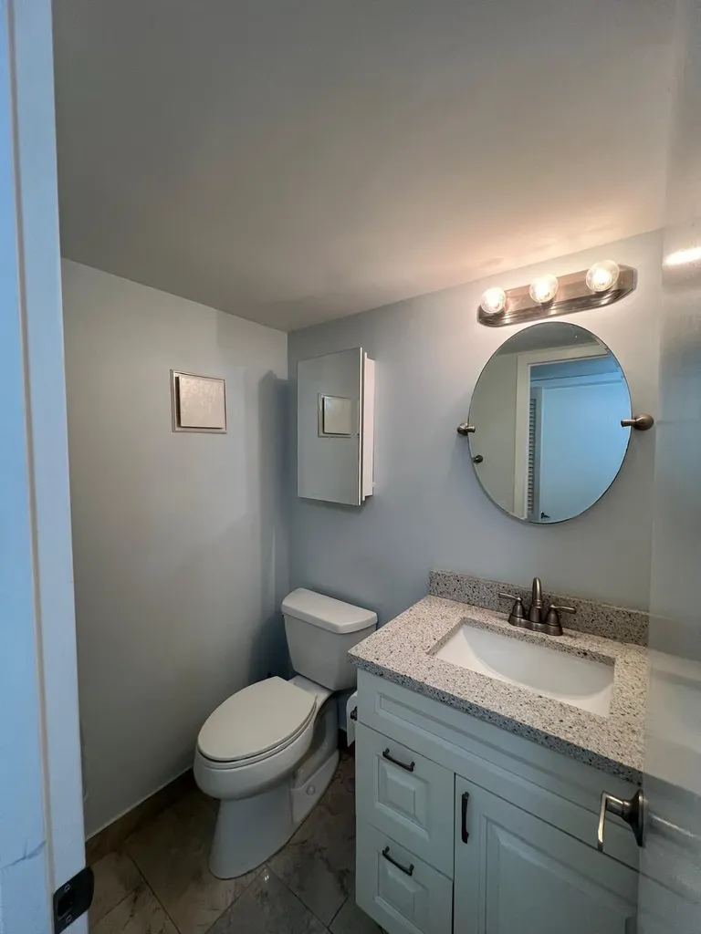 43 Fanshaw B Boca Raton FL 33434