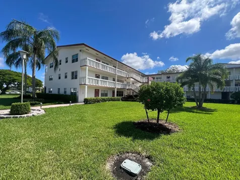 43 Fanshaw B Boca Raton FL 33434