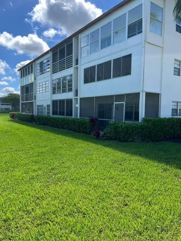 43 Fanshaw B Boca Raton FL 33434
