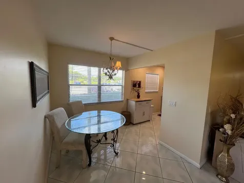 43 Fanshaw B Boca Raton FL 33434