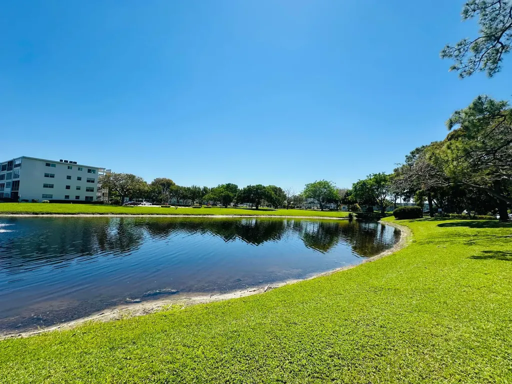 310 Grantham A Deerfield Beach FL 33442