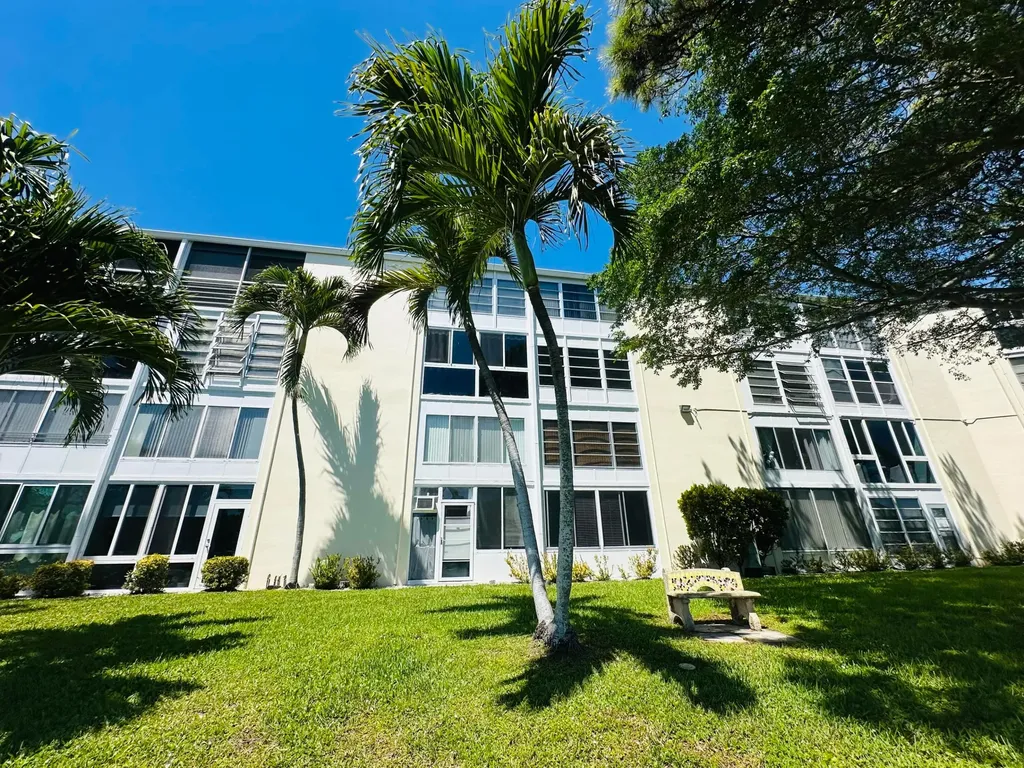 310 Grantham A Deerfield Beach FL 33442