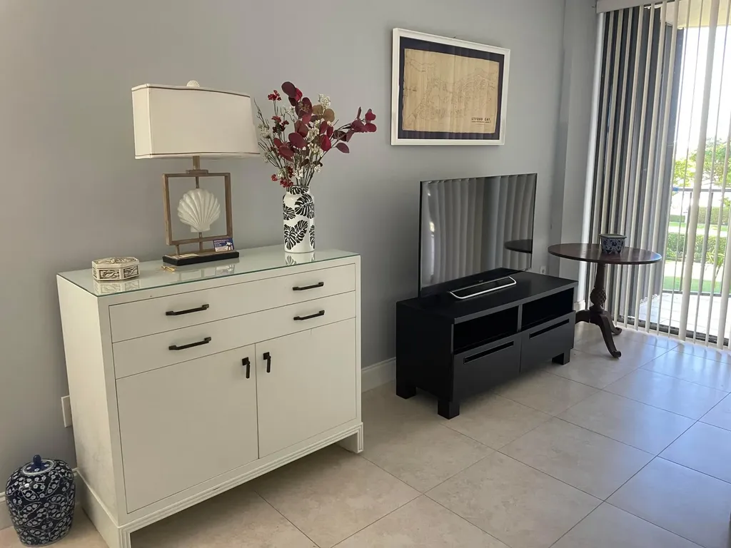899 Jeffery Street Boca Raton FL 33487