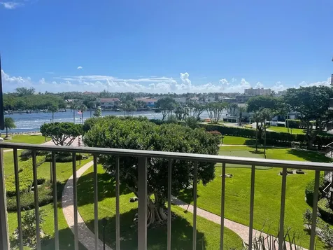 899 Jeffery Street Boca Raton FL 33487