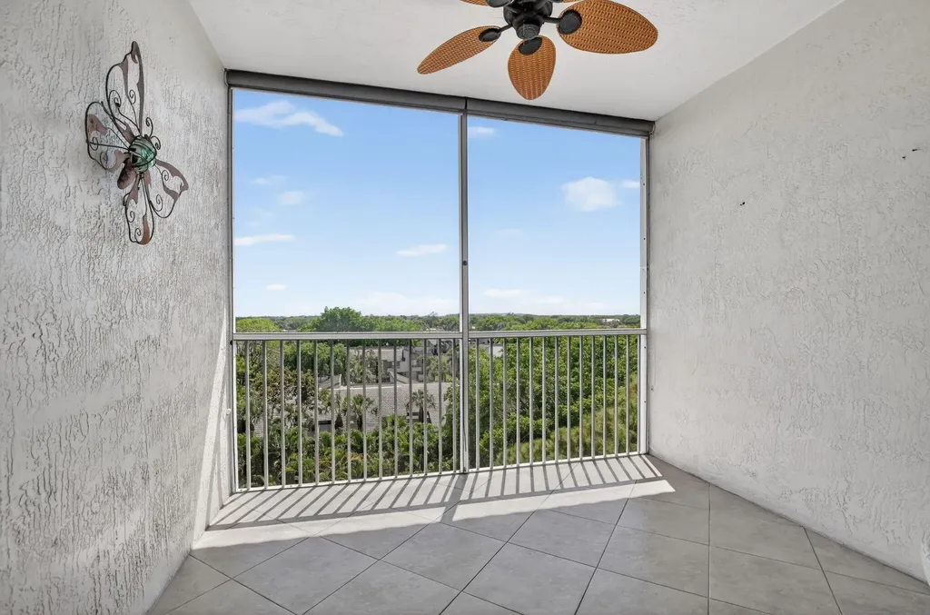 22703 Camino Del Mar Boca Raton FL 33433