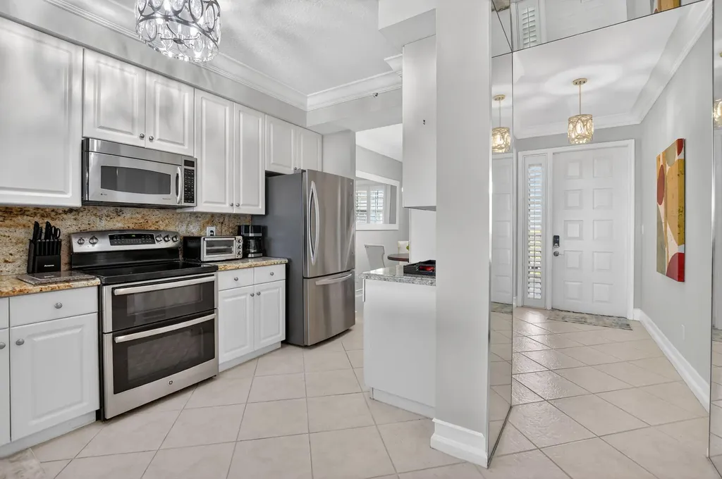 22703 Camino Del Mar Boca Raton FL 33433