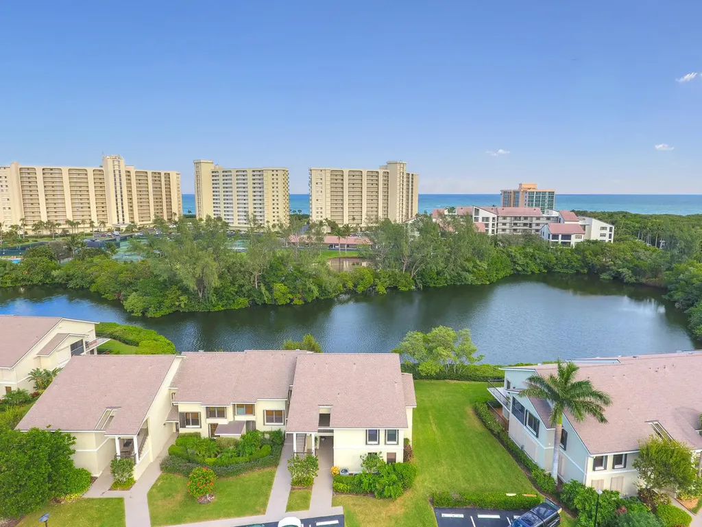 2206 S Fairway Drive S Jupiter FL 33477
