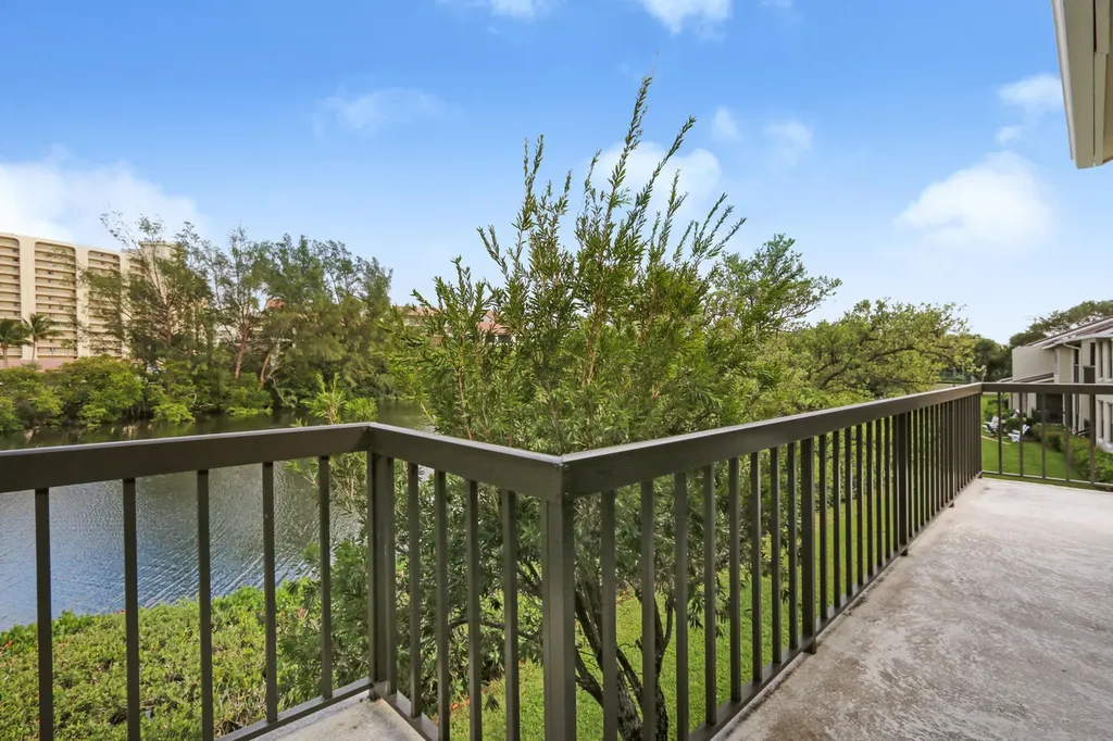 2206 S Fairway Drive S Jupiter FL 33477