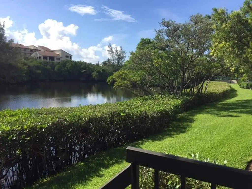 2206 S Fairway Drive S Jupiter FL 33477