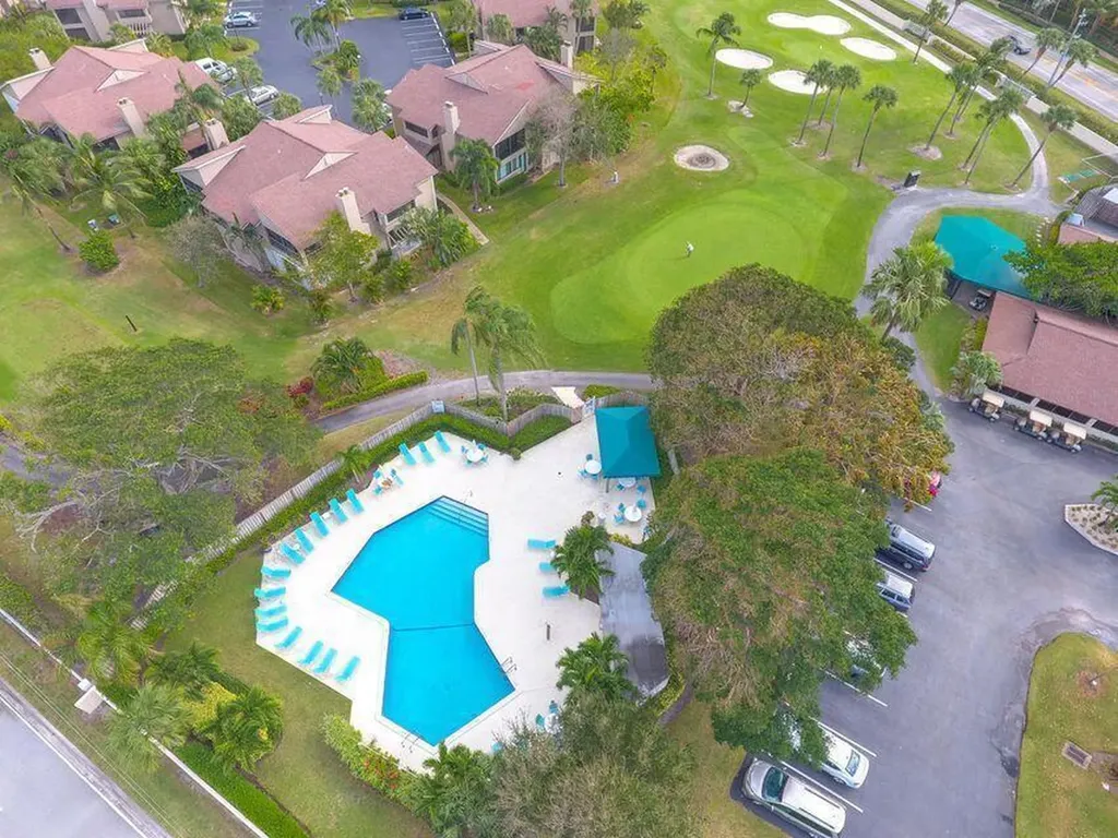 2206 S Fairway Drive S Jupiter FL 33477
