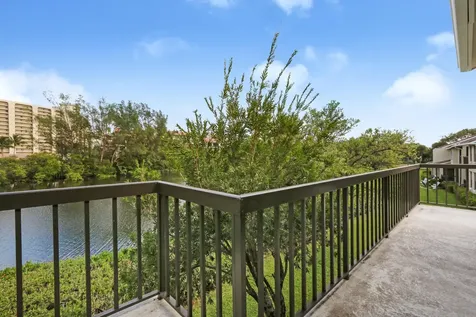 2206 S Fairway Drive S Jupiter FL 33477