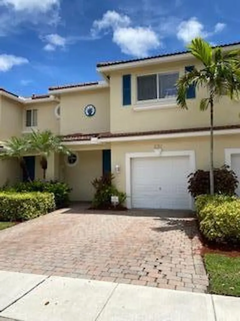 2757 S Evergreen Circle Boynton Beach FL