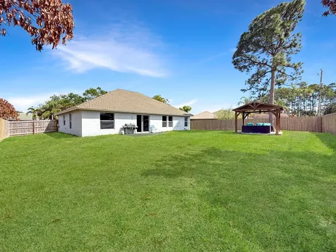 1526 SW Dycus Avenue Port St Lucie FL 34953