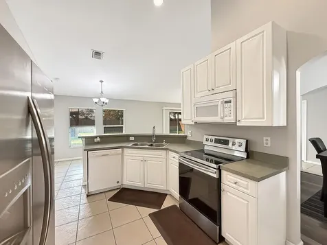 1526 SW Dycus Avenue Port St Lucie FL 34953