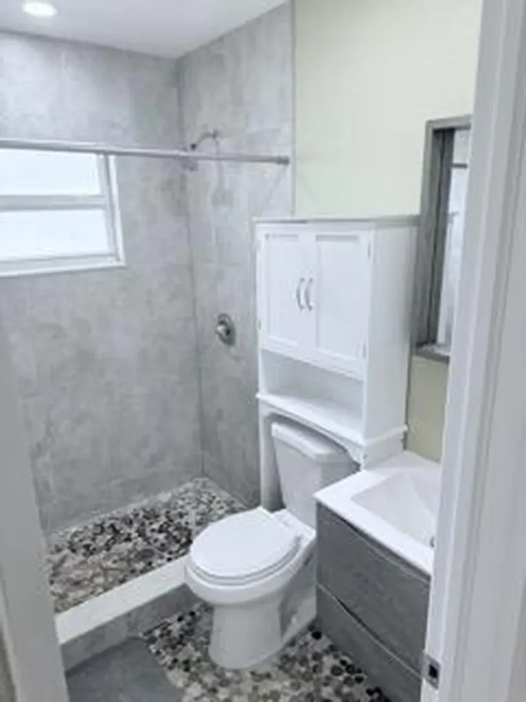 2710 NW 24th Avenue Oakland Park FL 33311
