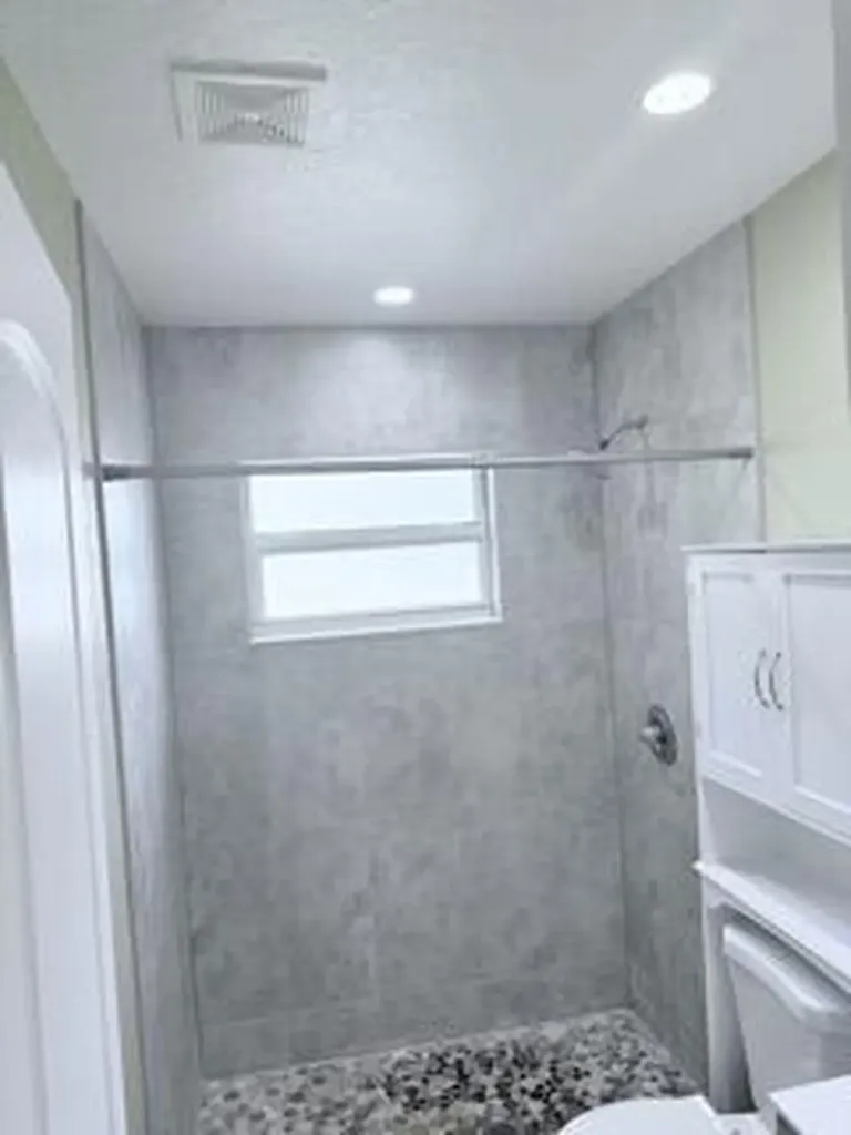 2710 NW 24th Avenue Oakland Park FL 33311