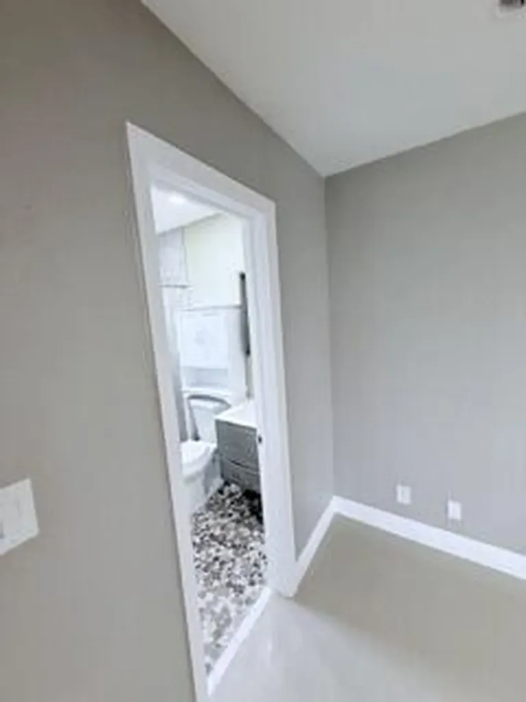2710 NW 24th Avenue Oakland Park FL 33311