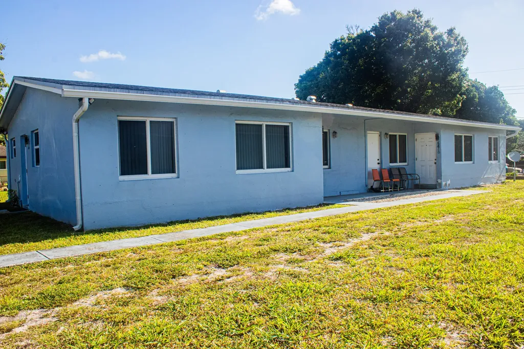 2710 NW 24th Avenue Oakland Park FL 33311